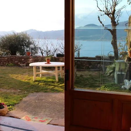 Lovelyflat Ii Albisano Daire